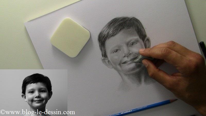 Ajouter des points de lumière pour finir de tracer le visage.